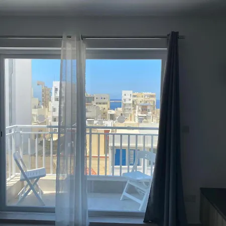 Let Me Host -palace Bugibba شقة خليج سانت بول