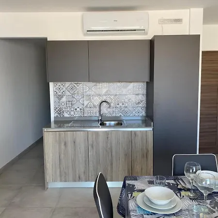 Let Me Host -palace Bugibba شقة خليج سانت بول