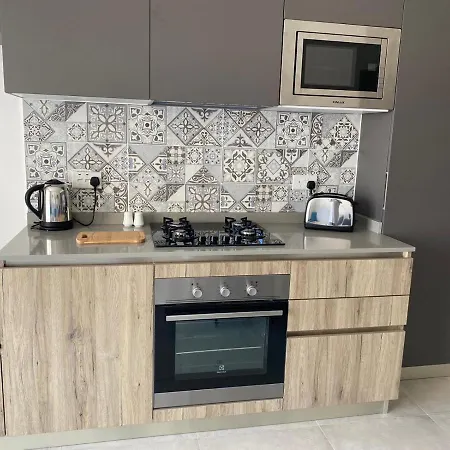 Let Me Host -palace Bugibba Apartment *