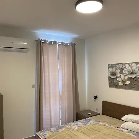 Apartment Let Me Host -palace Bugibba