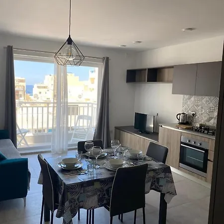 Let Me Host -palace Bugibba شقة خليج سانت بول